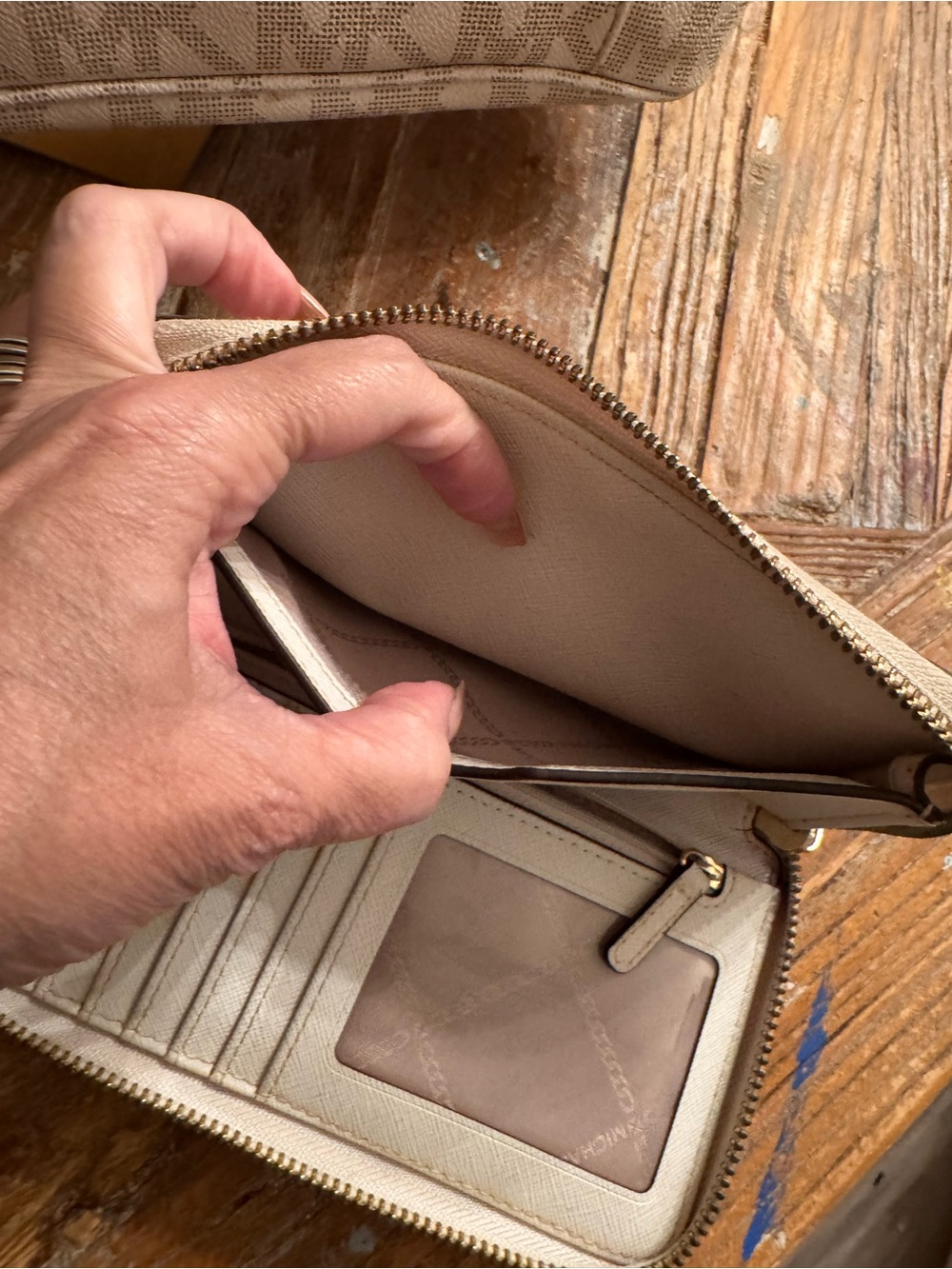Michael Kors Logo Tote with Matching Wallet - Picture 13 of 16